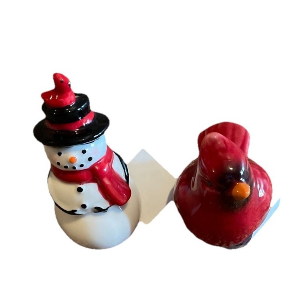 Cracker Barrel Christmas Snowman Cardinal Salt & Pepper Shaker Set New